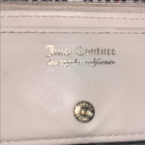 Juicy Couture Embossed Black Wallet with Keyring - Picture 6 of 11